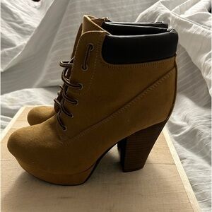 Shi By Journey Womens Rain Tan Stacked Heel Ankle Bootie Tan Nubuck Size 7 M